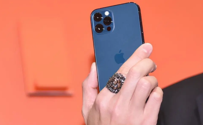 长武苹果手机维修分享iPhone12系列重启方法教程 